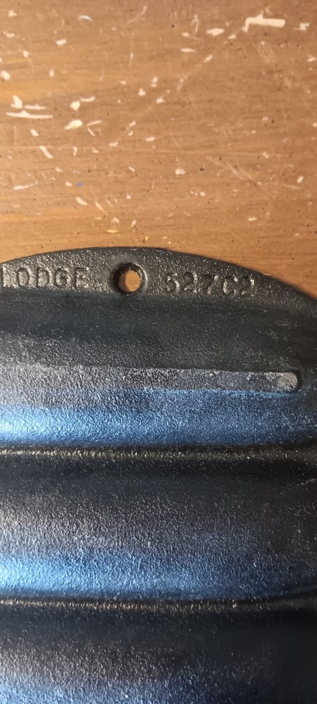 2 Lodge Corn Cob Cast Iron Pans