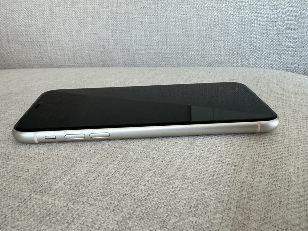 Apple iPhone 11 64GB White