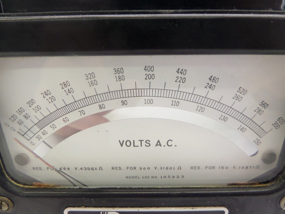 Daystrom Weston Model 433 AV Voltmeter with Case