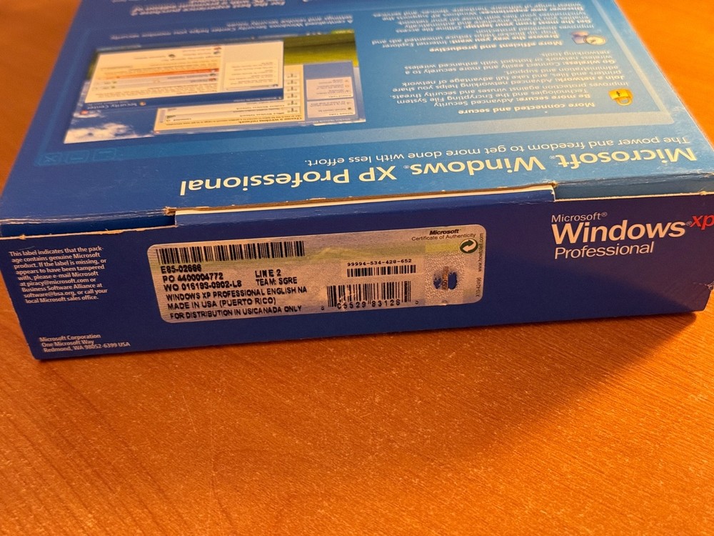 Vintage Microsoft Windows XP Professional Upgrade w/ SP2 - Mint