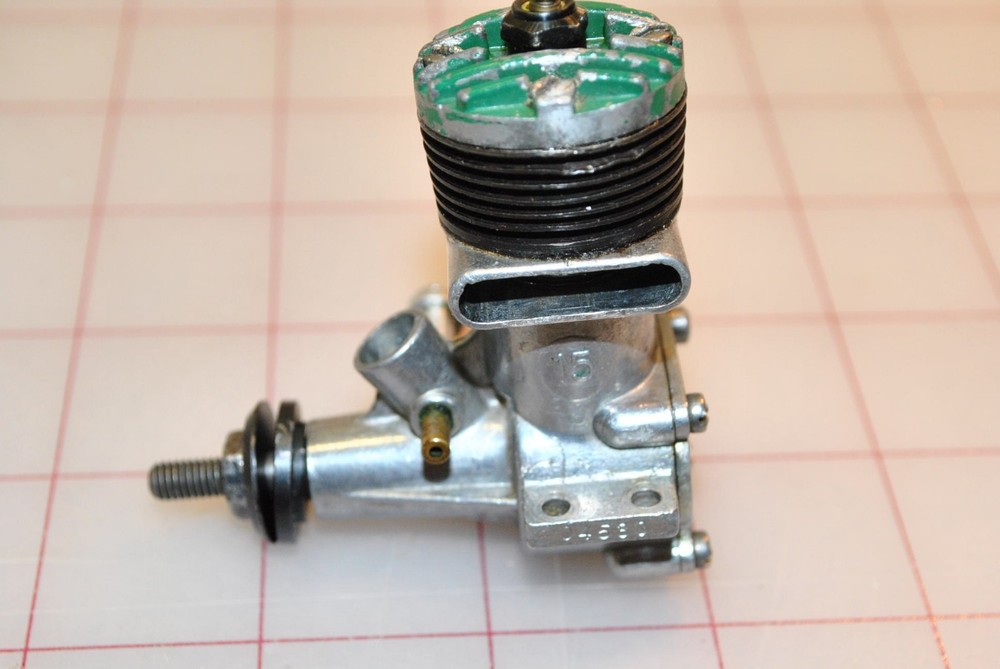 K&B TORPEDO 15 C/L MODEL AIRPLANE ENGINE, SHINY CASE, Nice!