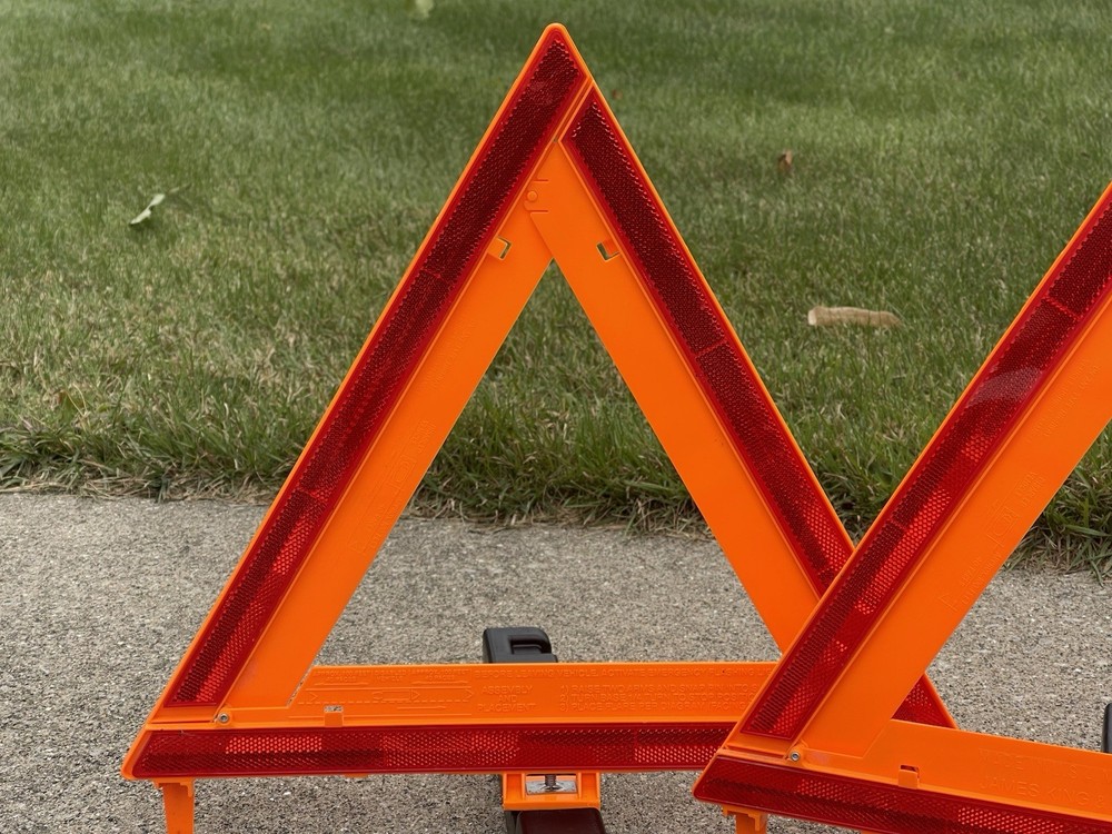 James King Co Roadside Warning Triangles 3 Pack Kit w/ Case Model 1005 Used