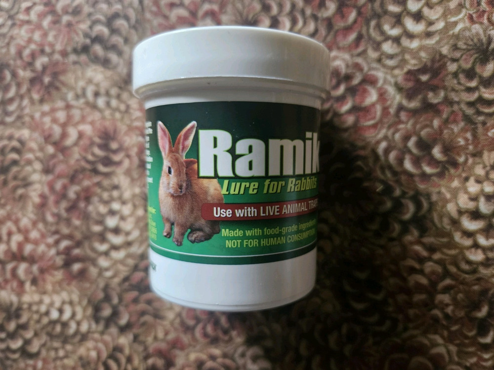 Rabbit  Lure 4oz Jars for Trapping