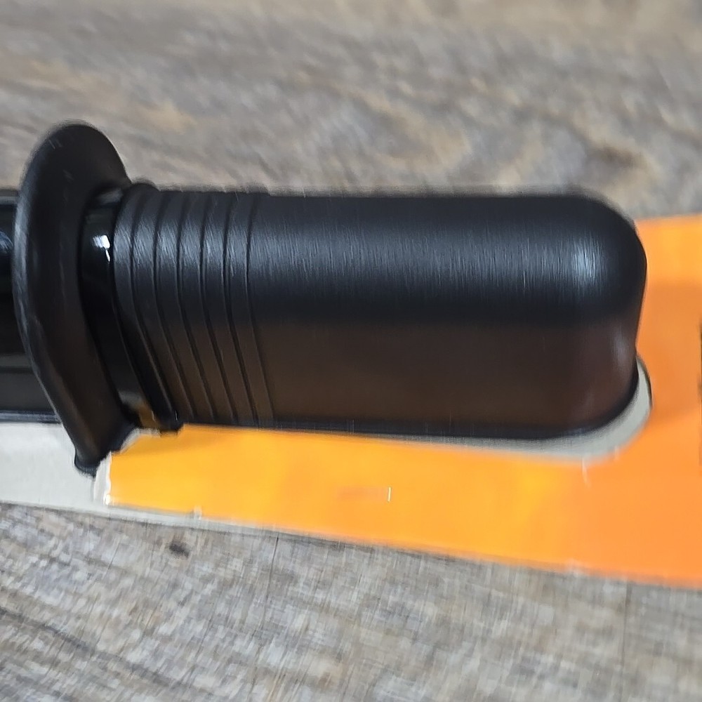 Fiskars Axe and Knife Blade Sharpener, Ceramic Wheels, Safety Guard