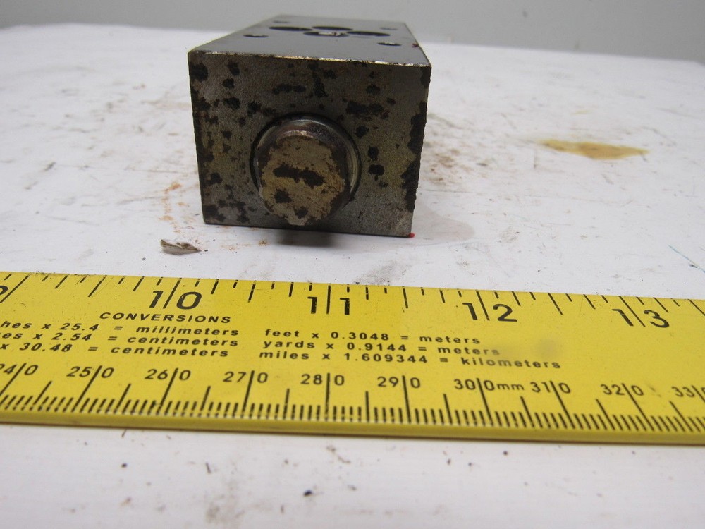 IFM Efector SI1000 300 Bar Flow Monitor Meter Sensor Flowmeter