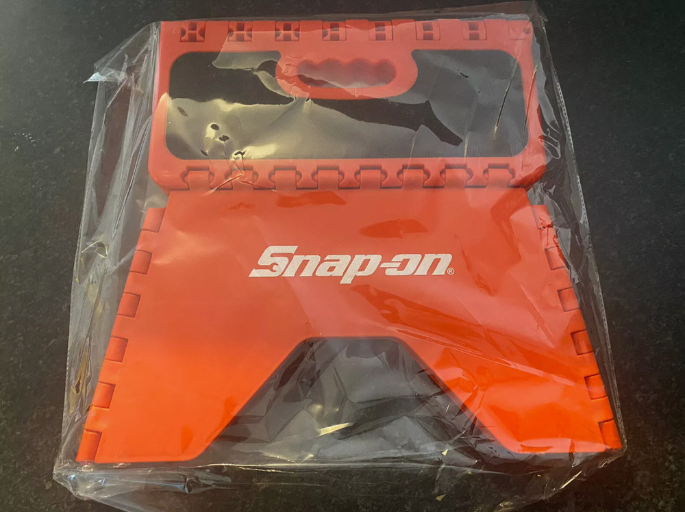 Snap On Tools ORANGE Folding Step Stool for Workshop Garage SSXRSTPK09