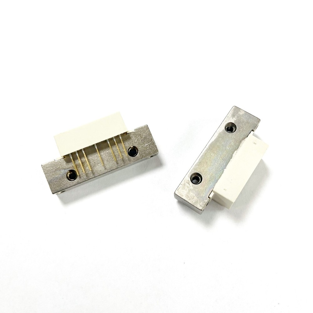 NXP  CGY888C 34 dB 870 MHz GaAs push-pull forward amplifier