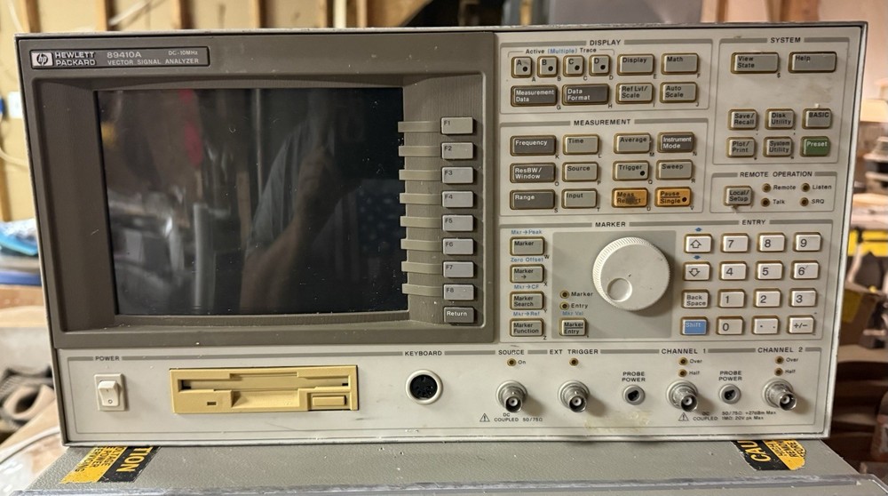 HP / Agilent 89410A Vector Signal Analyzer AY7 Read