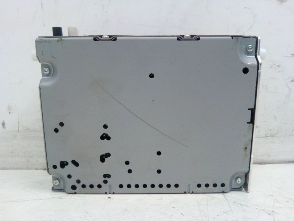 Radio/CD Changer Combination *CODE not present. Fits Ford Transit V36
