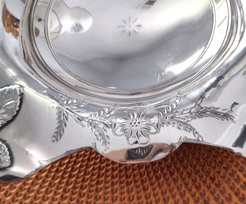 NICE 12" Vintage Aurora 1849 SPMFG Silverplate Candy Dish with Moveable Handle