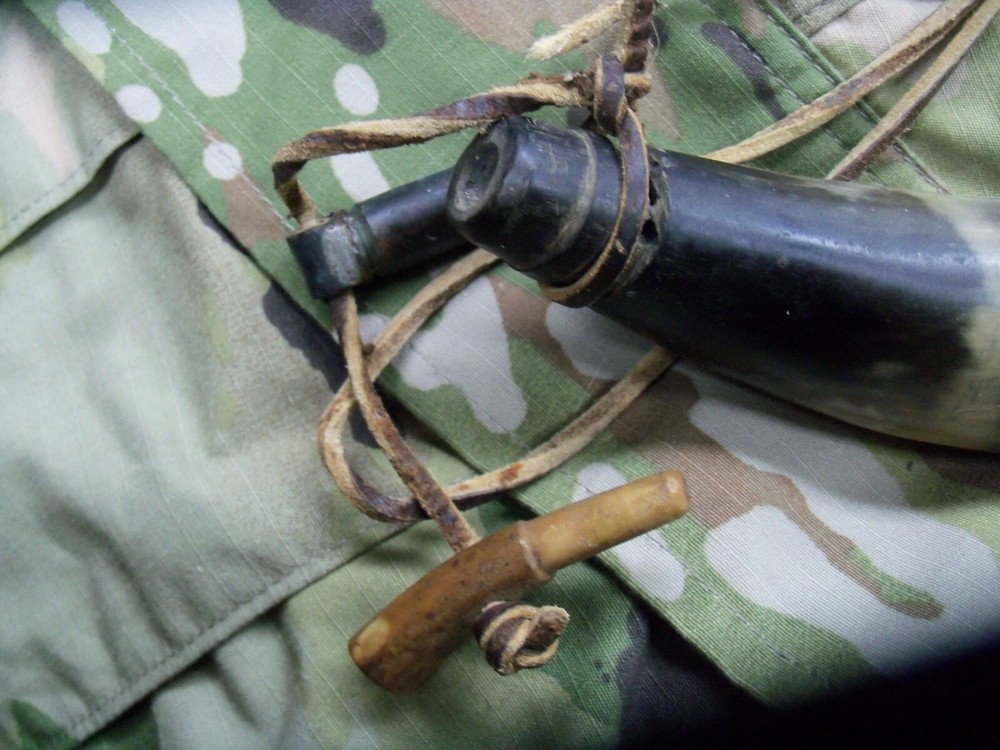 VINTAGE BLACK POWDER HORN