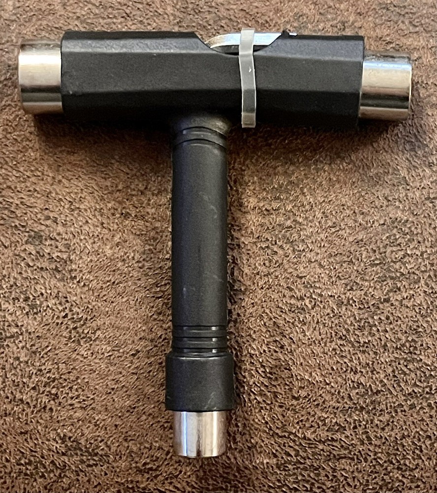 KCALLSPEE Skateboard Tool l👁👁k