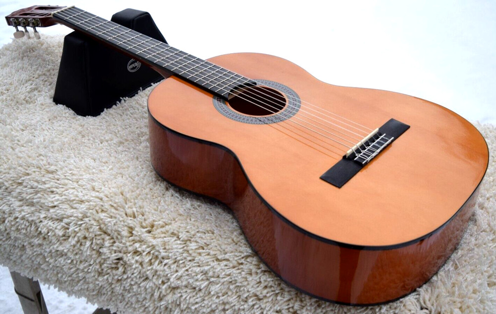 Classical Guitar Nylon Strings Very Soft Strings Playing (Free Ship Canada)