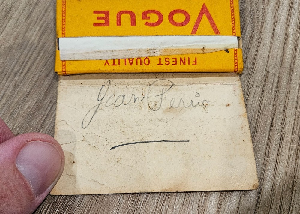 Vintage Vogue Cigarette Rolling Papers Pack Made in Canada