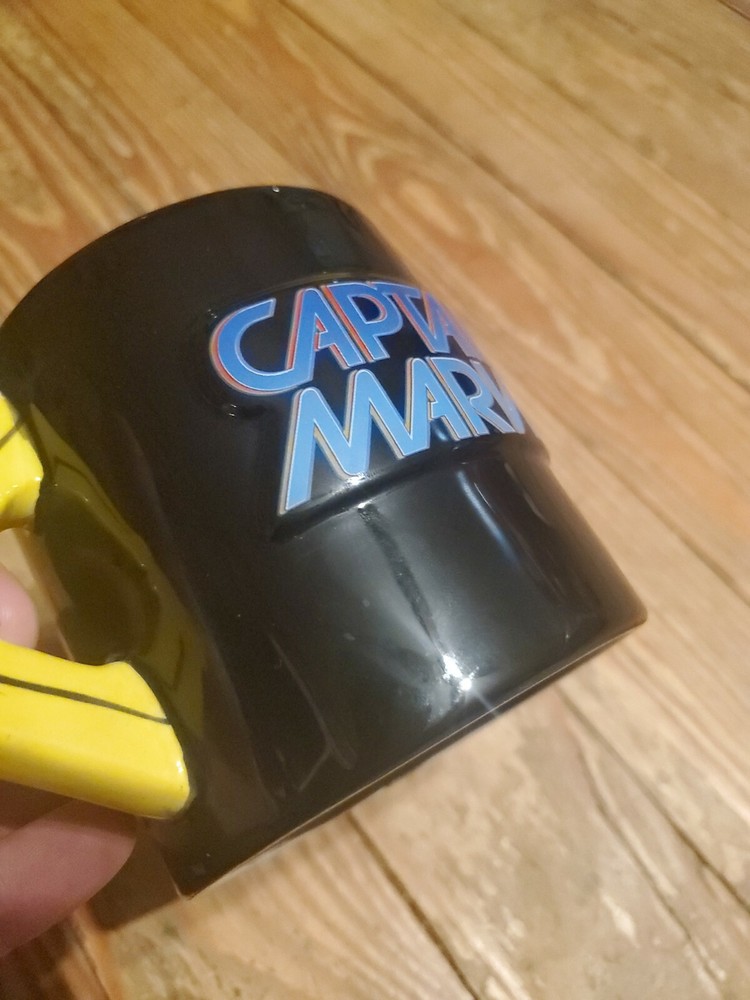 Captain Marvel 20 oz ceramic mug from vandor / Avengers /Marvel Raised Letters