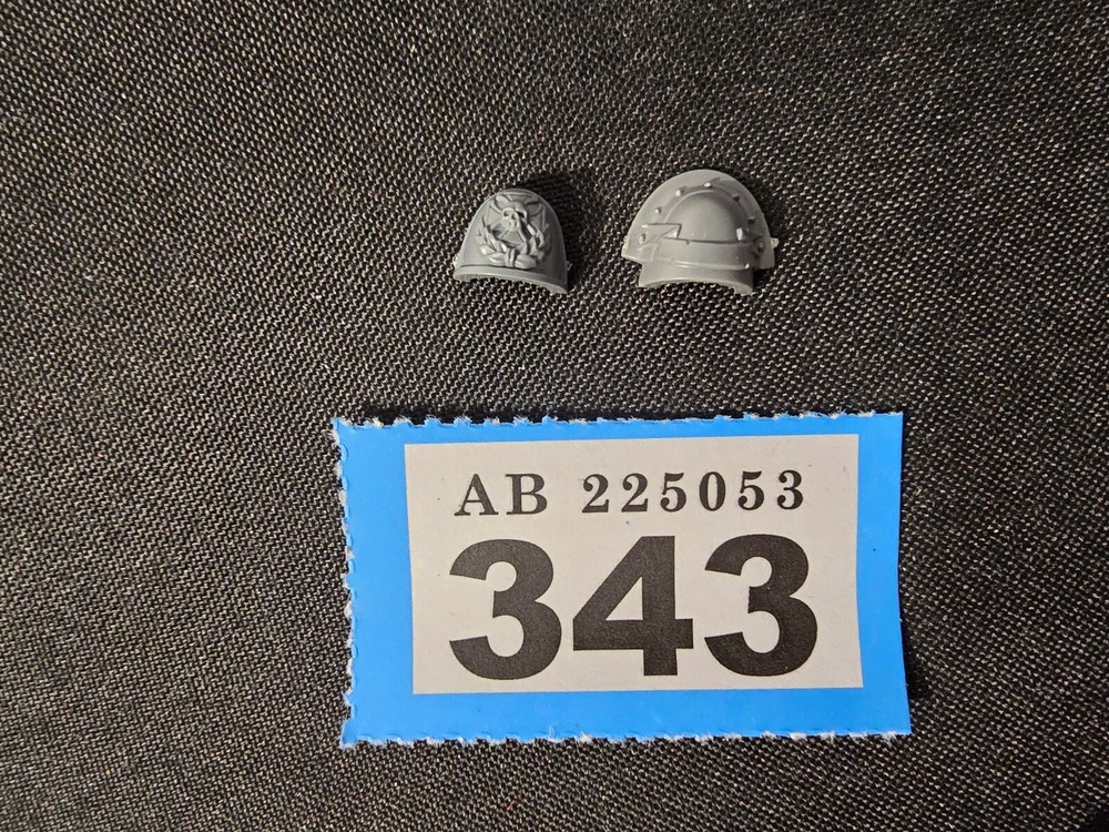 Games Workshop Warhammer 40k Bits Space Marines Shoulder Pads