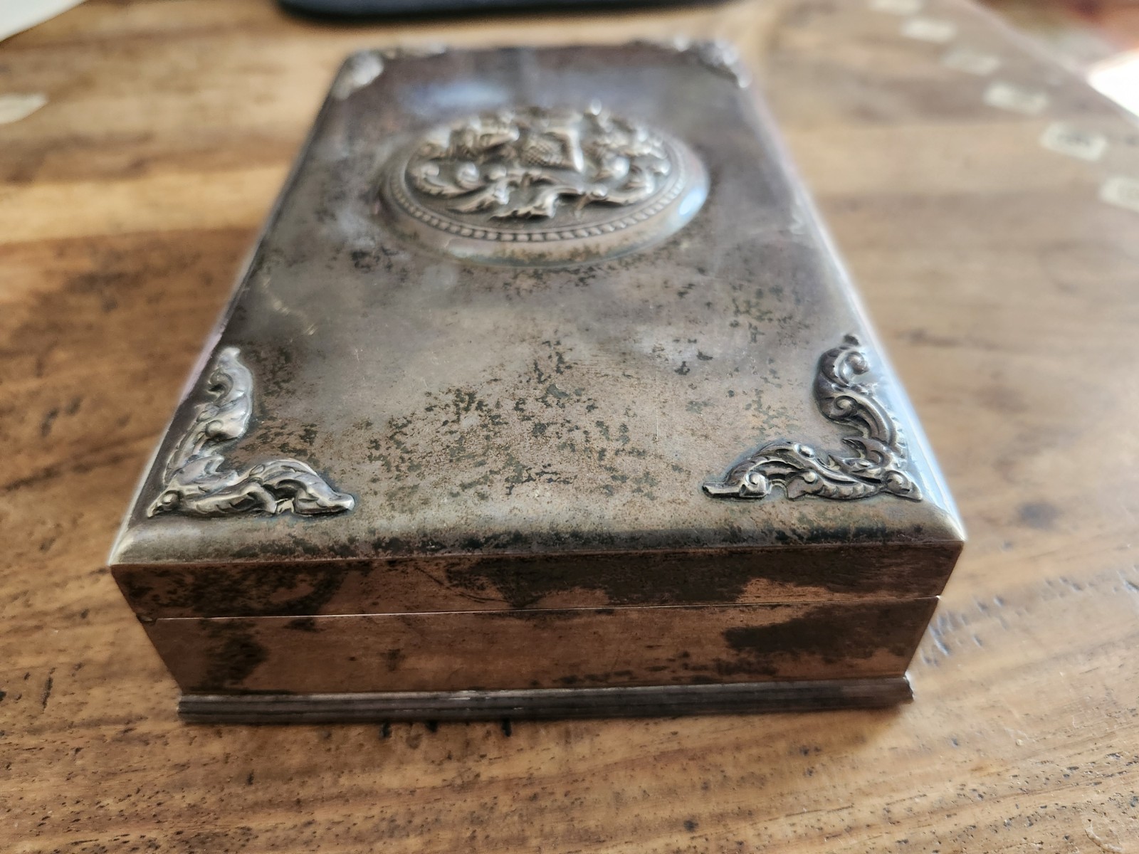 Vintage Sterling Silver Repousse Deity Box Thainakon Thailand Burl Lined 418g