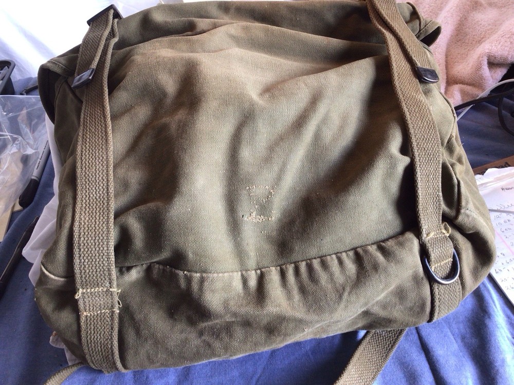 WW11-military 1945 Cargo Field Pack Scuff Marks Stitch & Ring Missing Backpack