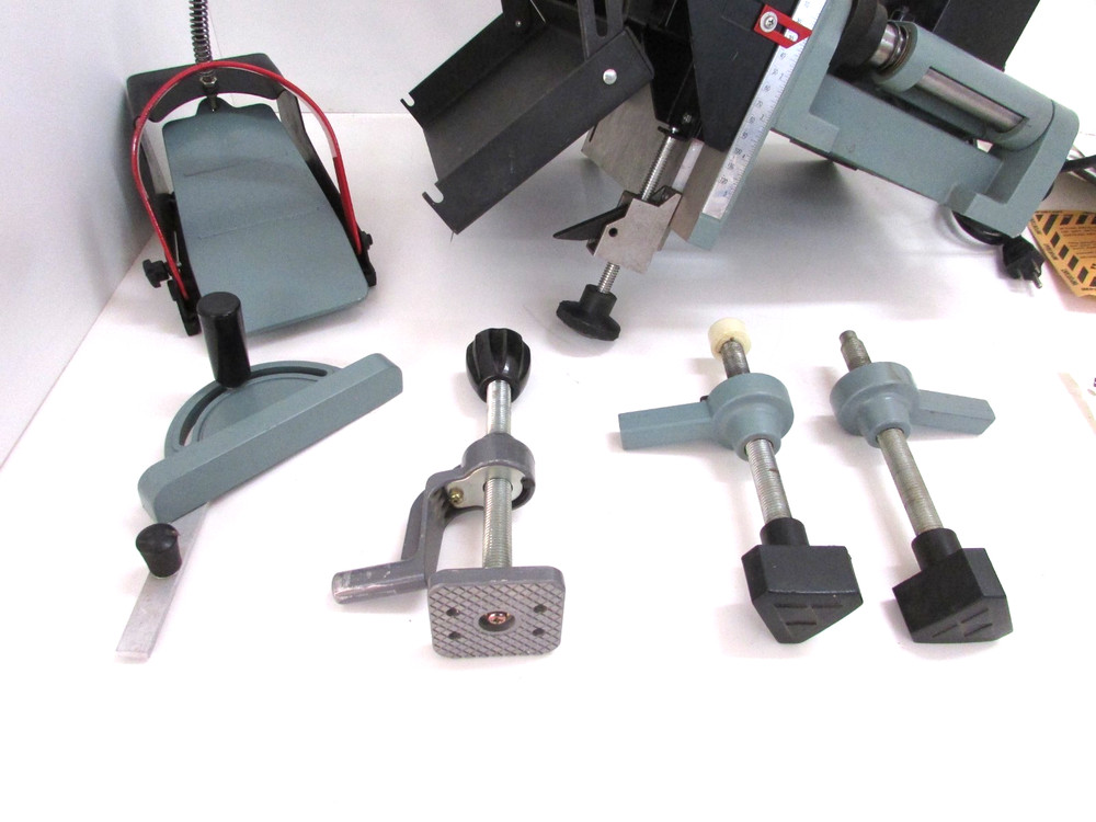 DELTA PLATE JOINER MODEL 32-100, BENCH TOP BISCUIT JOINTER
