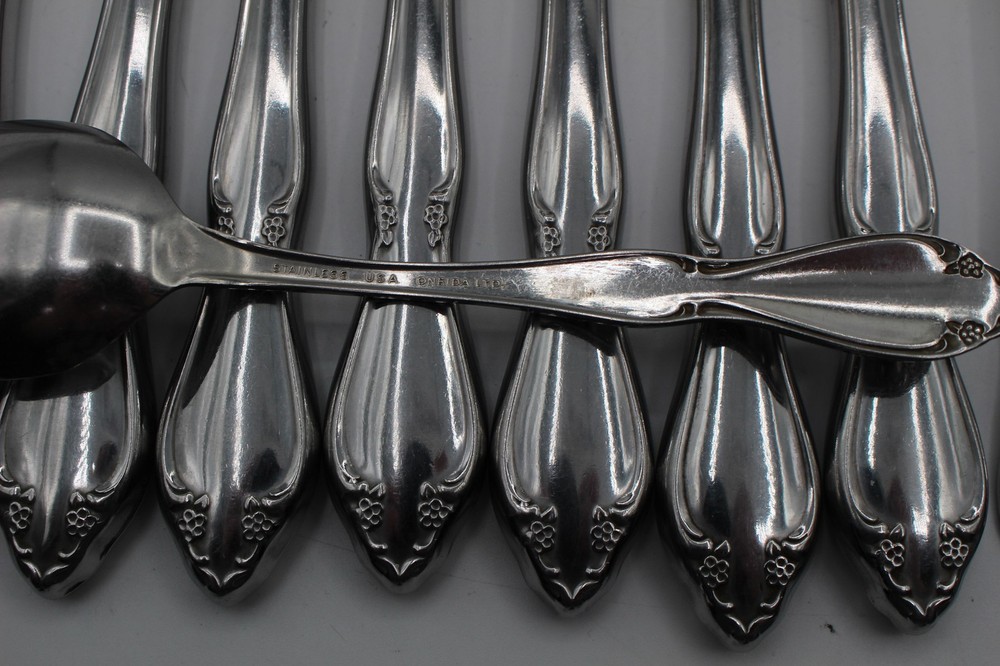 26 PCS ONEIDA BERKELEY SQUARE STAINLESS STEEL FLATWARE