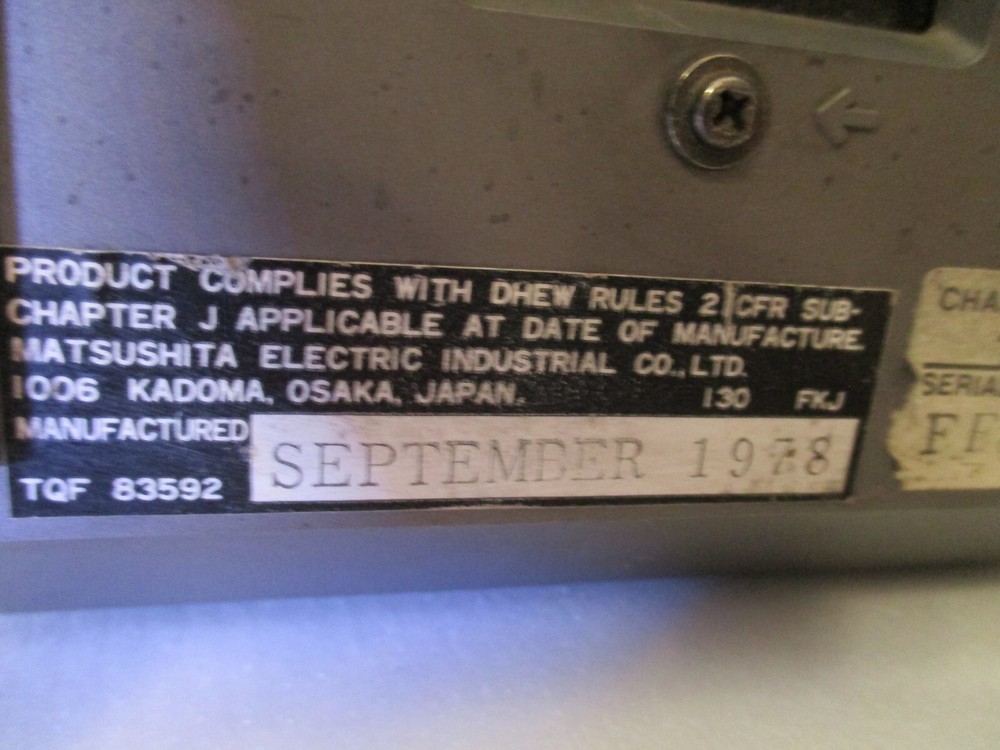 Vintage Panasonic Solid State Portable TV TR-555 1978