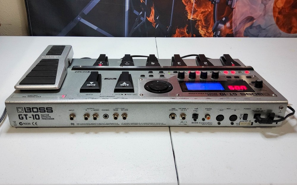 🎸 BOSS GT-10 Guitar Effects Processor - w/ Power Adapter – Fully Functional!