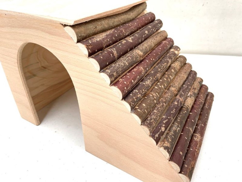 Indian Pig House 33cm