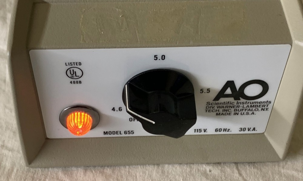 AO Scientific Instruments microscope Light Source model: 655