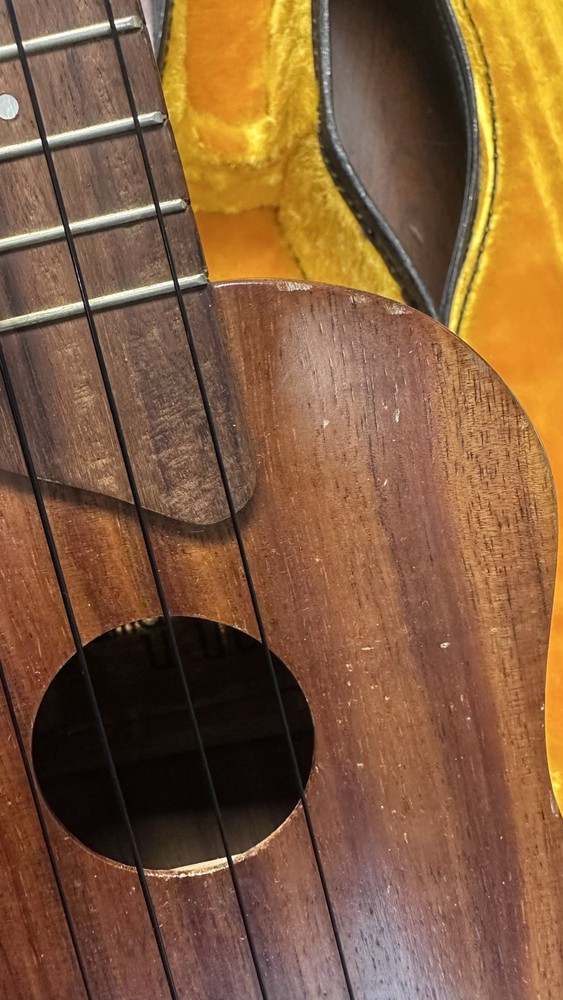 Kamaka Ukulele Gold label 4 string vintage