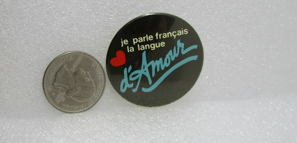 Je Parle Francais La Langue d'Amour Button Pin
