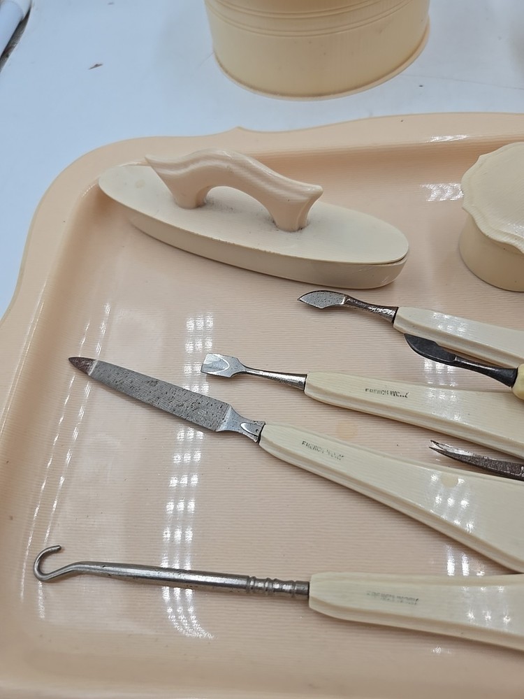 When Backlite Celiod vanity set