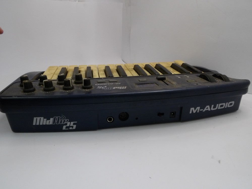 M-AUDIO MID Air 25 Controller Keyboard UNTESTED AND DIRTY
