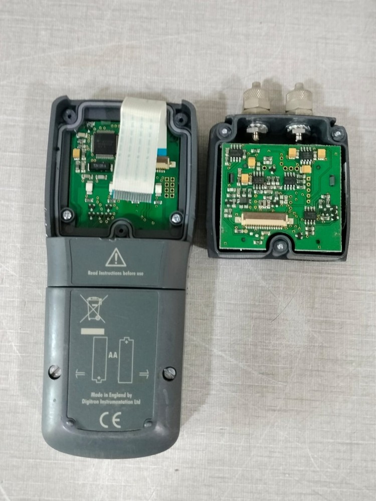 Digitron 2026P Manometer