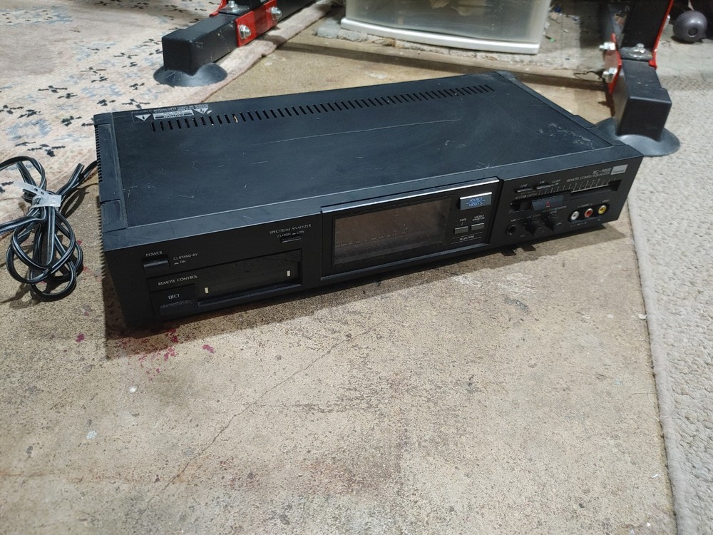 Sansui RG-900R Computer Control Equalizer+Analyzer Powers On