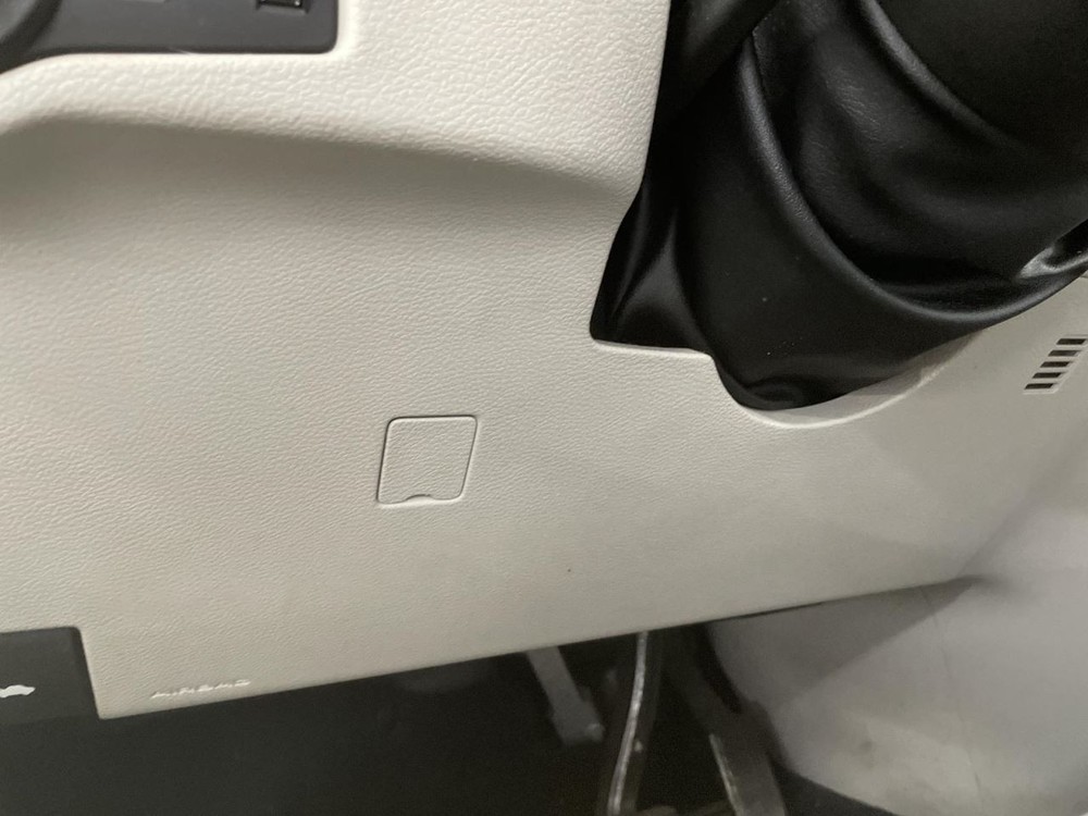 Fuse Box Engine Fits 20-22 VOYAGER 1053072