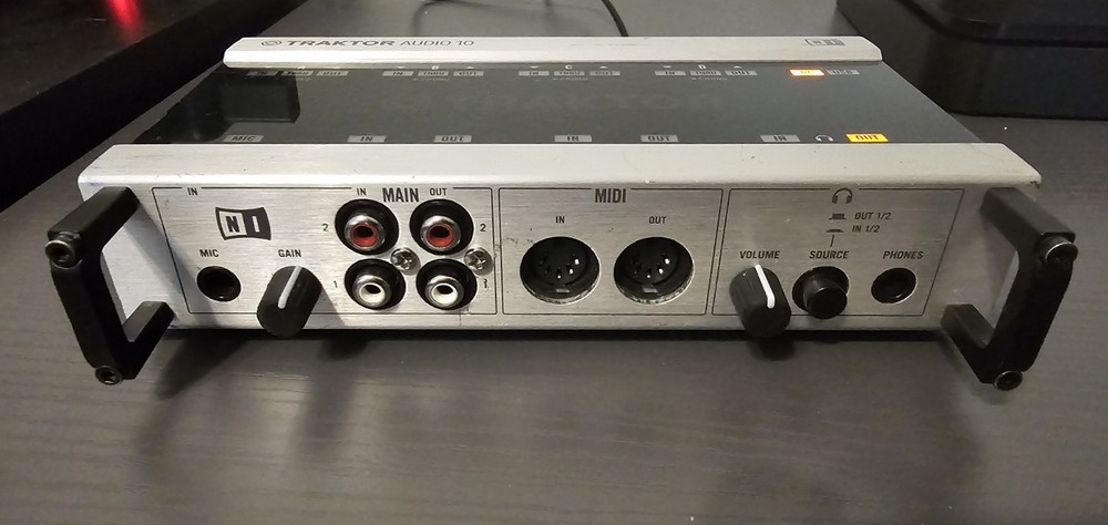 Native Instruments Traktor Audio 10 Scratch Audio Interface, AS IS
