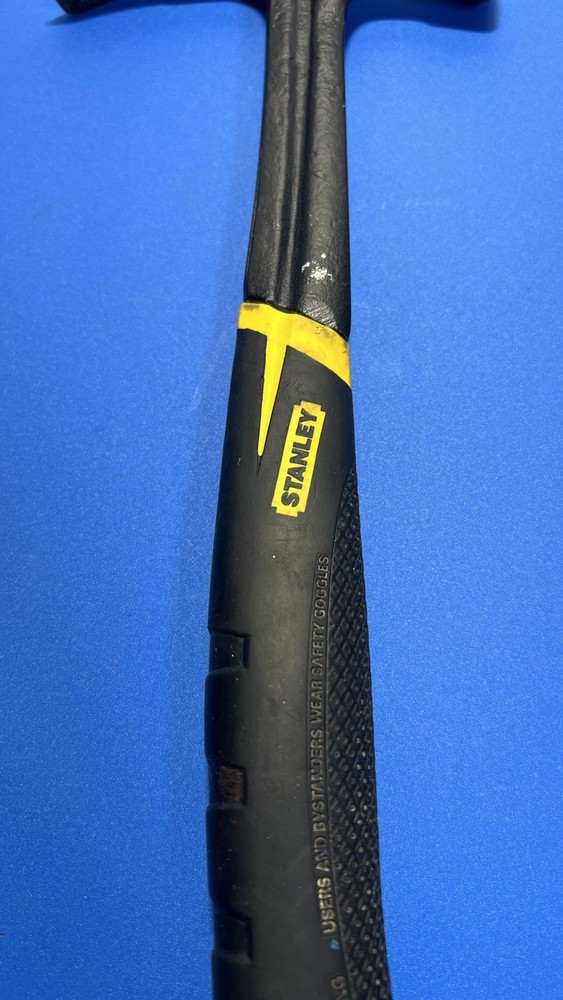 STANLEY FATMAX ANTIVIBE HAMMER 20 OZ