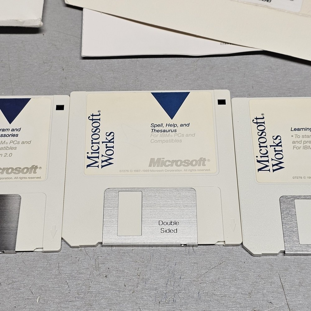 Microsoft Works 2.0 3.5” Floppy Disk Set Manuals DOS Vintage Software