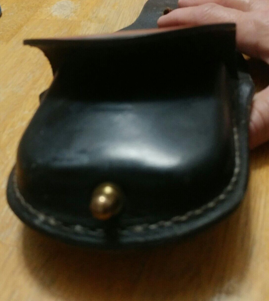 BUCHEIMER CUFF CASE? #441 BLACK LEATHER BELT LOOP 4" X 4"