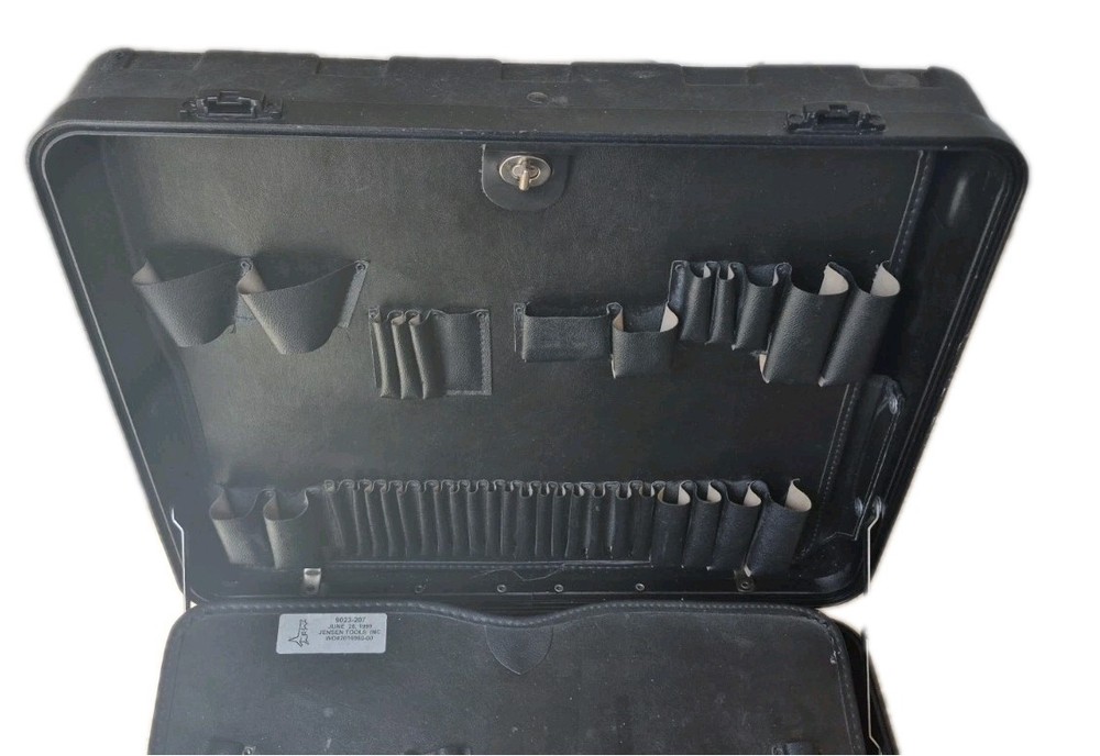 JENSEN TOOLS CASE 18"X15"X9" one latch is broken