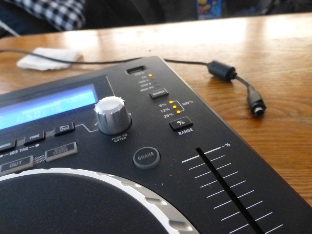 Numark Mixdeck Express Double Deck DJ Controller, USB, CD, MP3, Filter