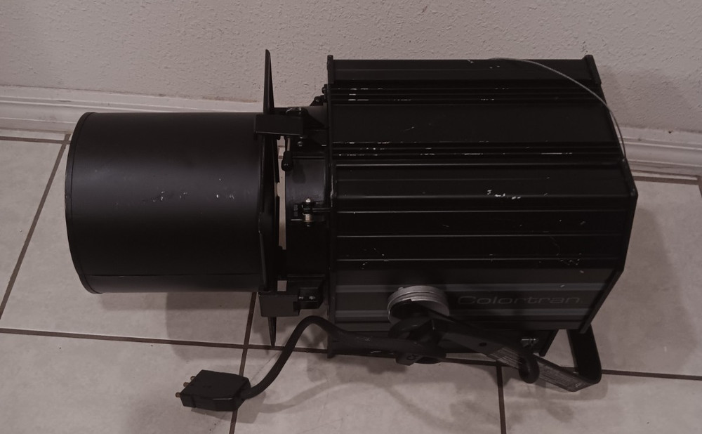 Fresnel 6" Adjustable Stage Light