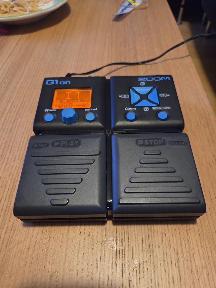 Zoom G1on Multi-effects Processor Guitar Pedal Used Tested