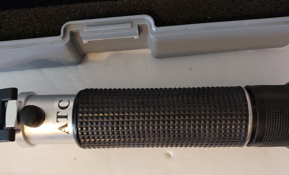 ATC Portable Refractometer With Case (READ DESCRIPTION)
