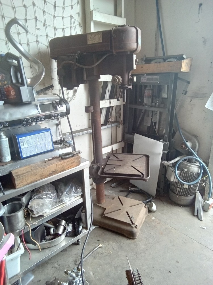WALKER TURNER DRILL PRESS MODEL 1112-4