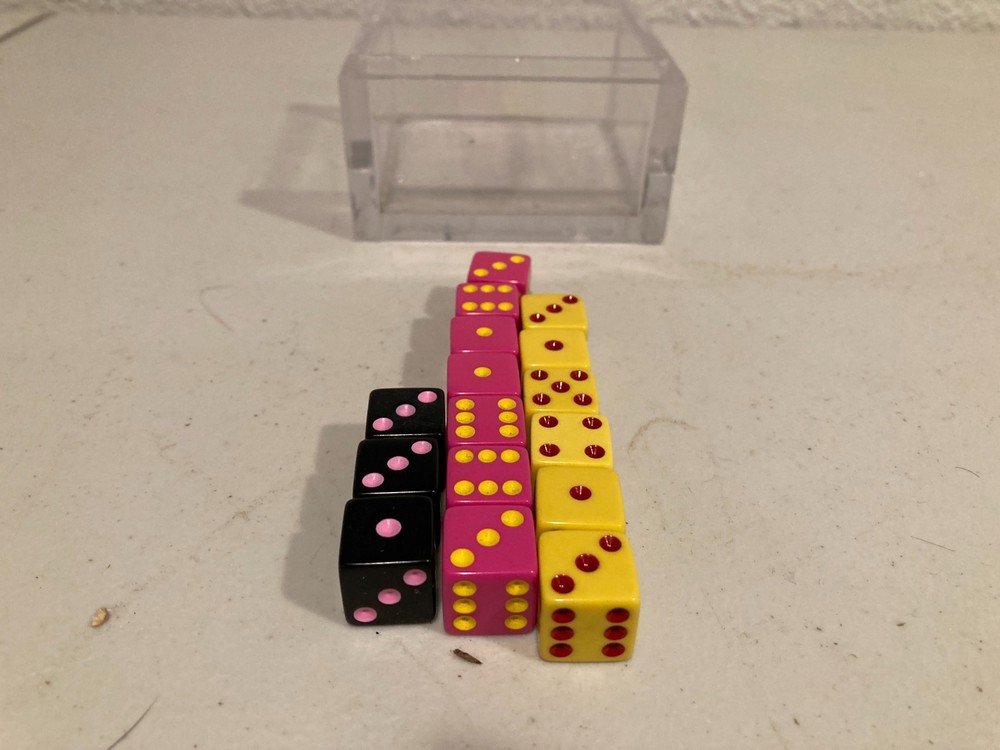 Old cream bakelite 15 dice set
