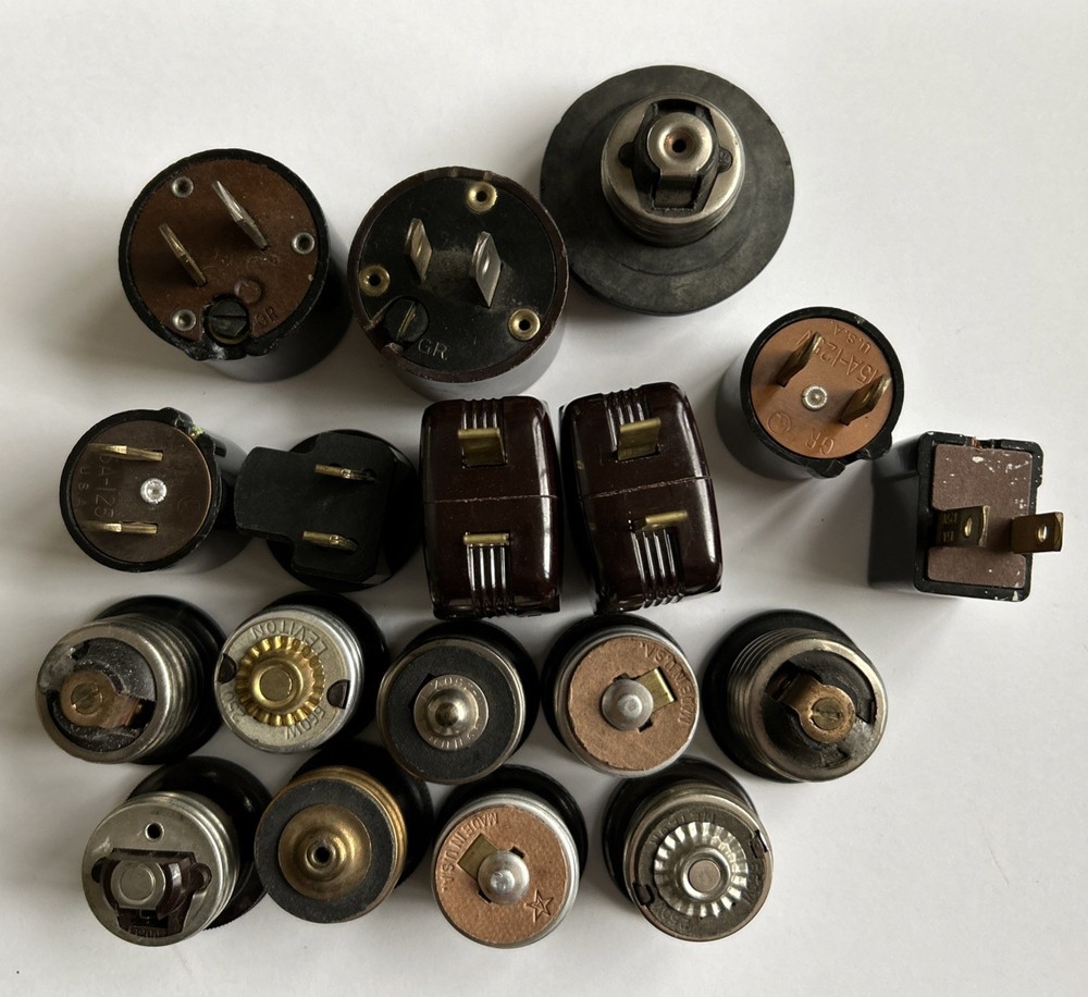 Lot of 18 Assorted Vintage Plug/Socket Adapters Bakelite