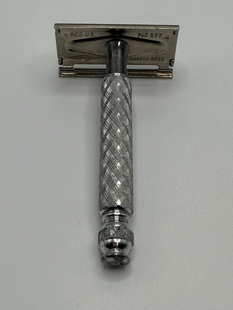 Vintage Gillette Double Edge Razor & Platinum Plus Blade. Date code T4