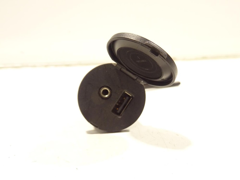 AUX/USB PORT USB Suzuki Ignis (MF)