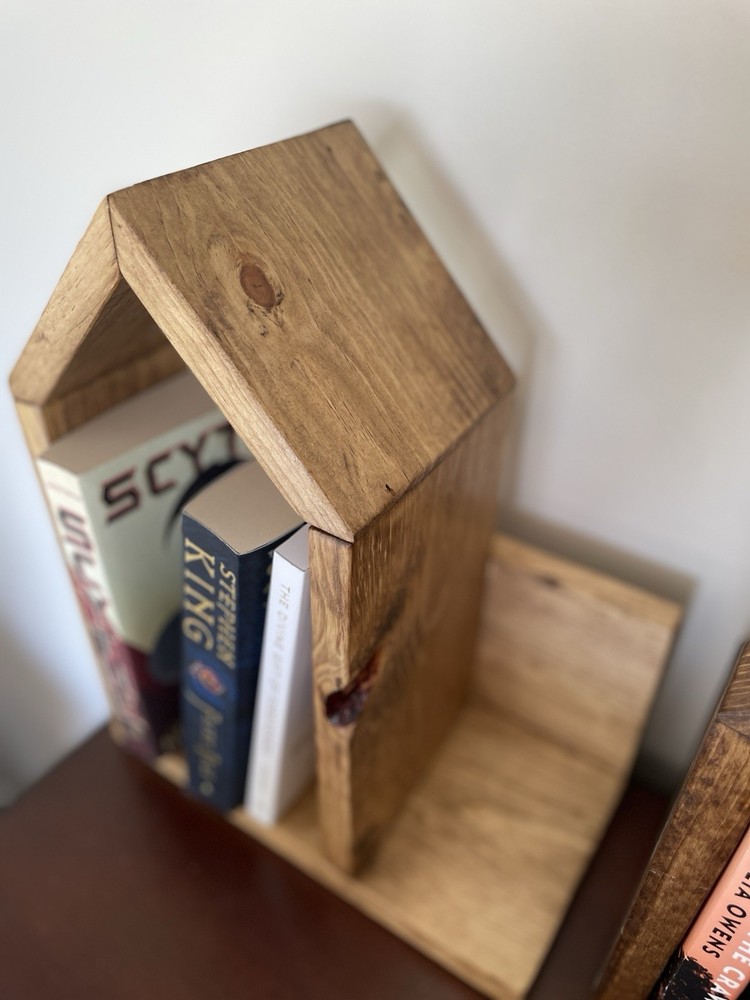 Book Nook - Mini Bookshelf & Placeholder!